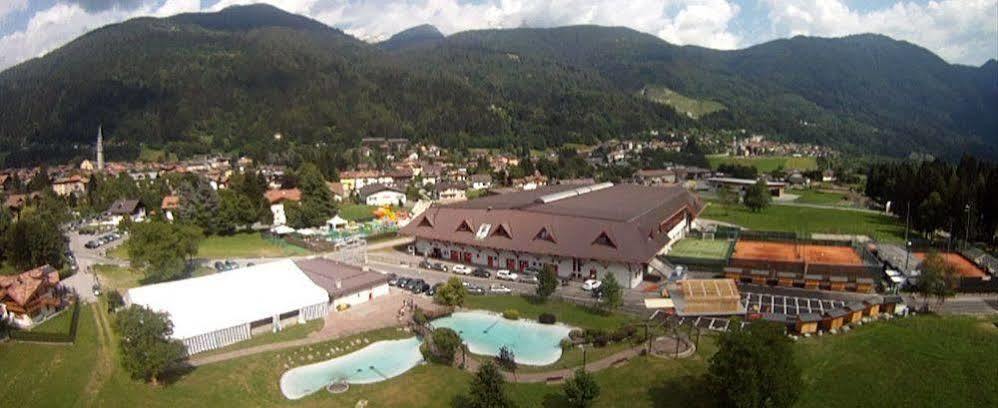 Olympic Regina Hotel Pinzolo Exteriör bild
